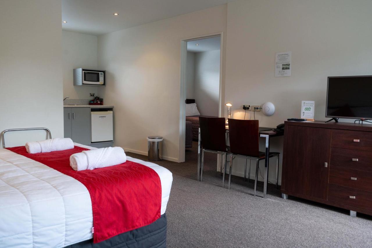 The Park Motel Hawera Bagian luar foto